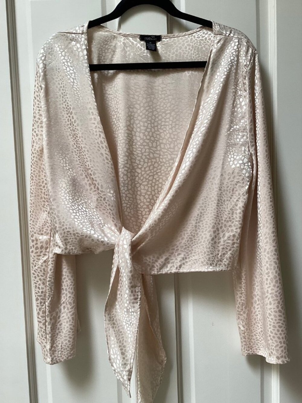 rue 21 pale pink dotted shrug, top, size XL